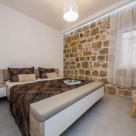 Apartman Angels-split **** *