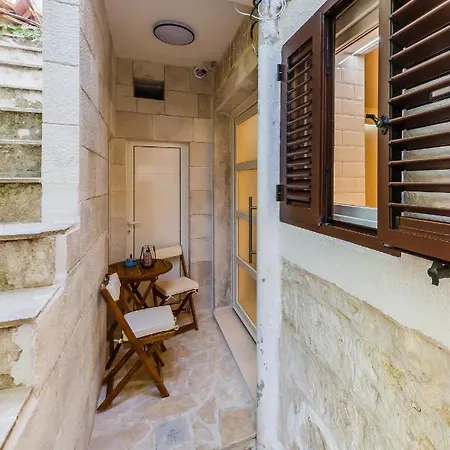 Angels-split **** * Split