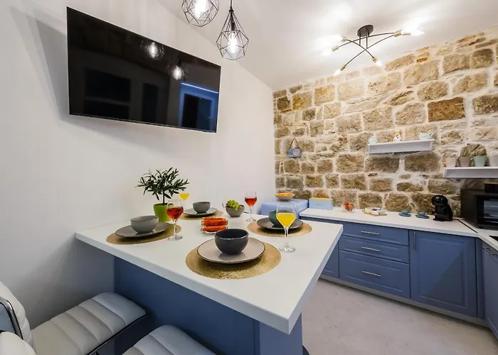 Angels-split **** Apartman