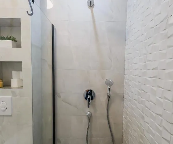 Angels-split **** * Split